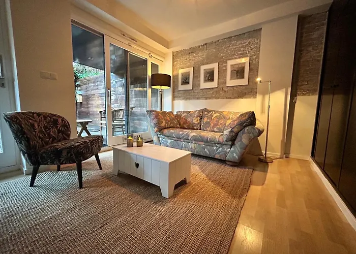 לינה וארוחת בוקר Park 4*